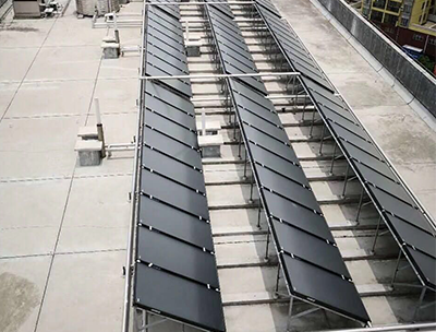 高豐電子200平方太陽能熱水工程+2臺10匹熱泵工程
