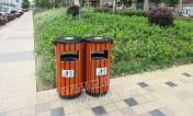 尚江尊品小區批量采購鋼木、塑料垃圾桶