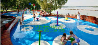 W波兰第奇”脚印形”水上儿童游乐场