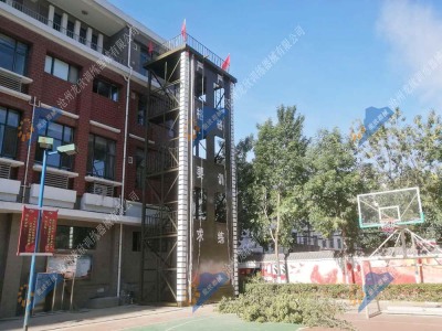 河北省廊坊市某消防救助站四層鋼結構消防訓練塔建成并投入使用