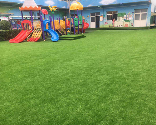 幼儿园人造草坪